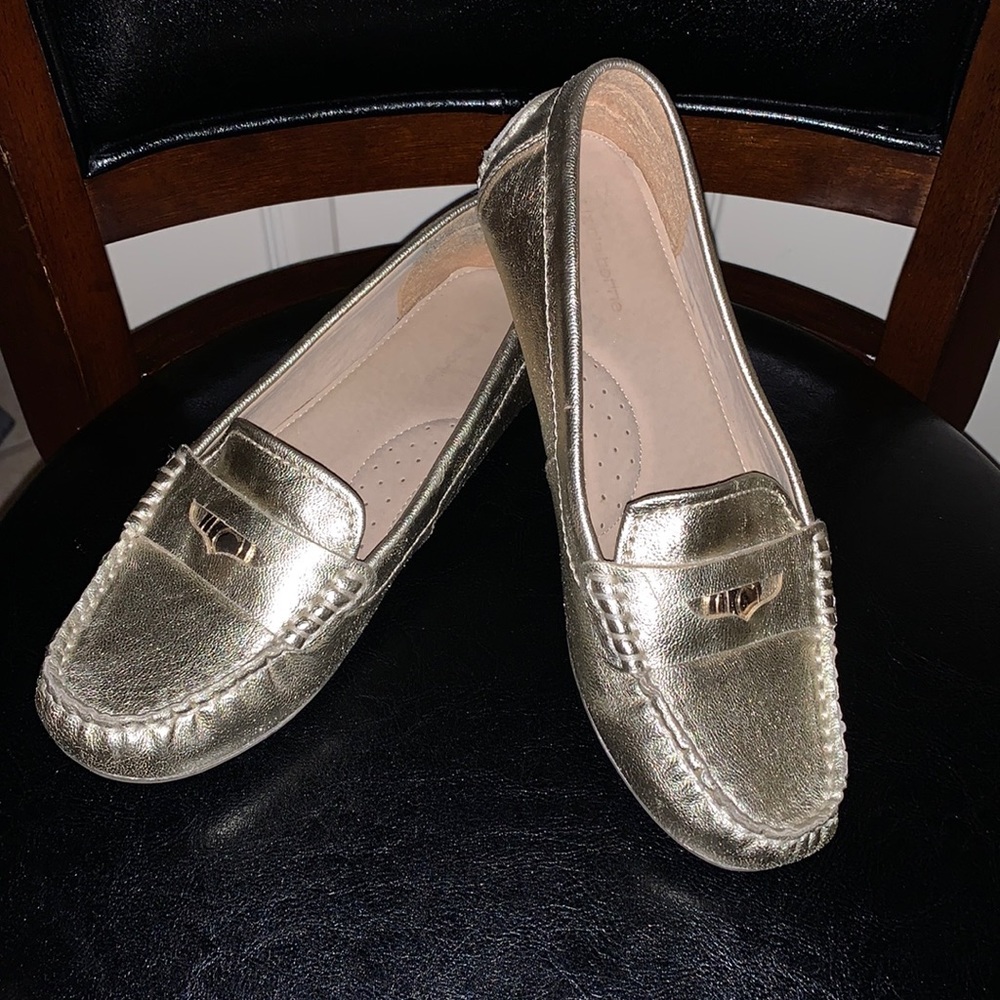 Gold 5 1/2 shoes